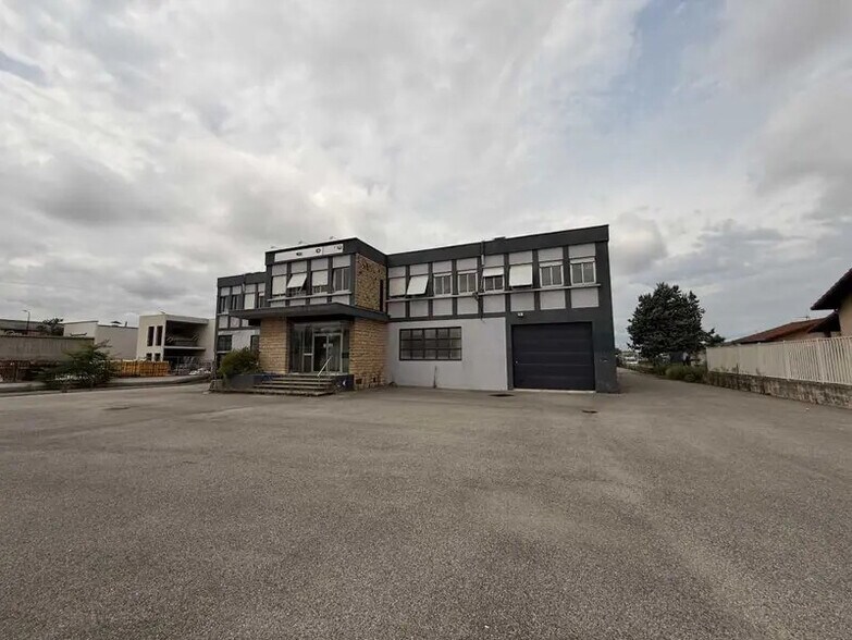 Office in Décines-Charpieu for sale - Building Photo - Image 2 of 16