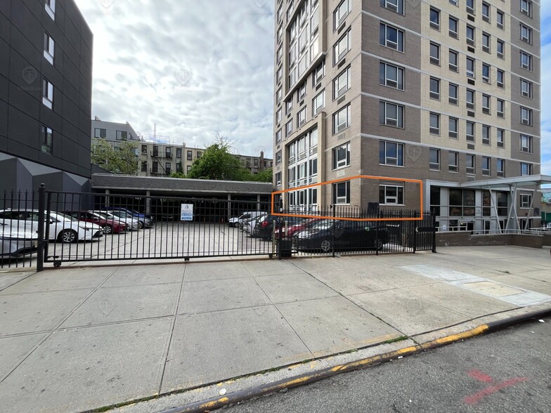 358 Grove St, Brooklyn, NY for sale - Building Photo - Image 2 of 2