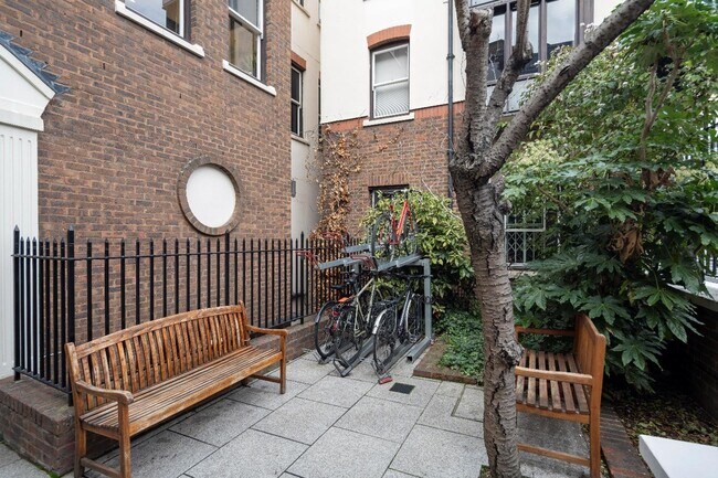 More details for 29 Cloth Fair, London - Office to Rent