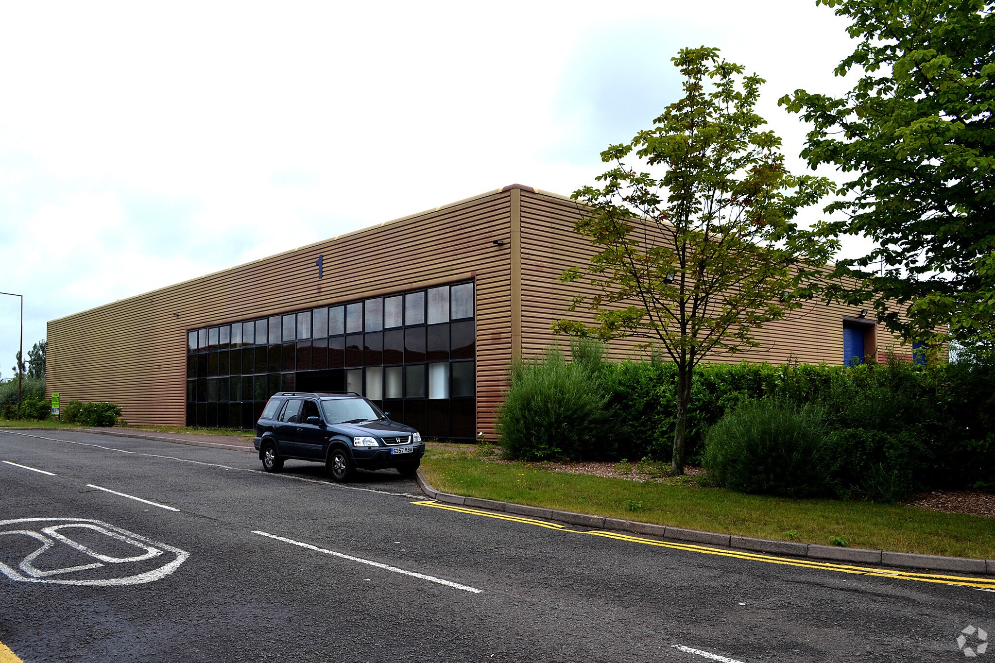 1 Peverel Dr, Milton Keynes for sale Primary Photo- Image 1 of 1