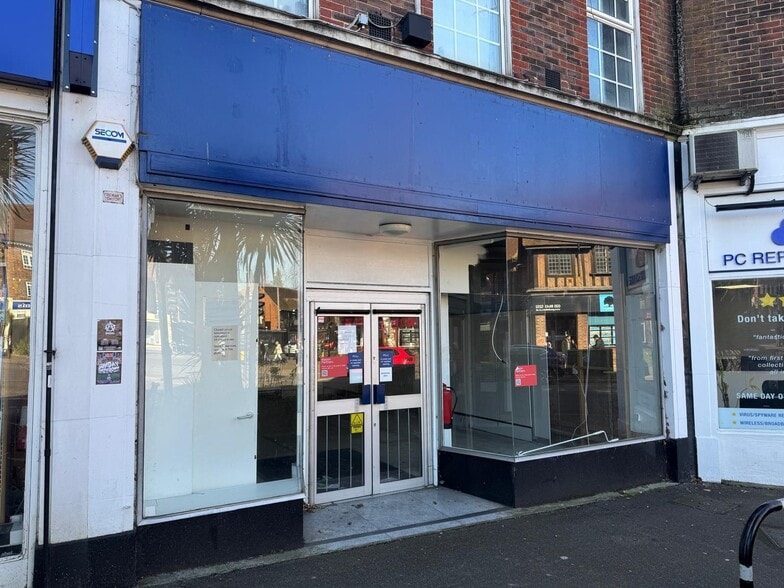 2 Station Way, Sutton to rent - Building Photo - Image 3 of 6