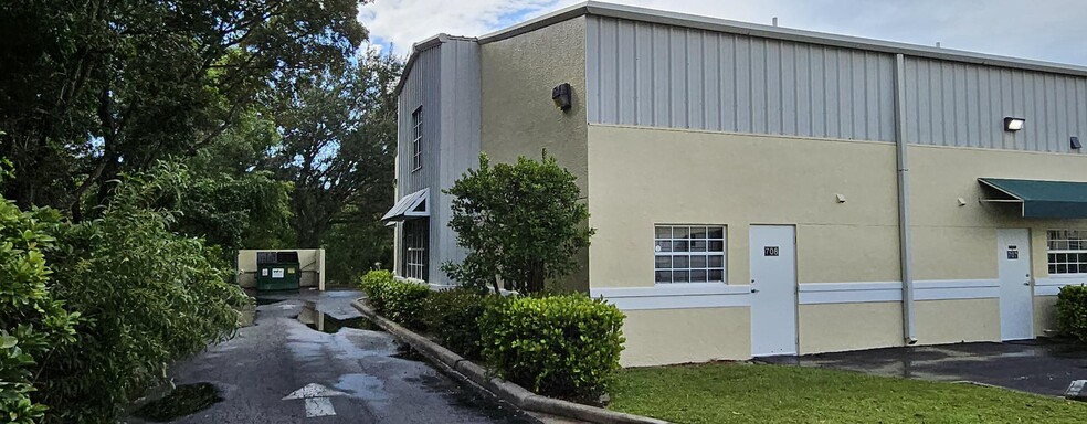 4776 Radio Rd, Naples, FL for sale - Building Photo - Image 1 of 9