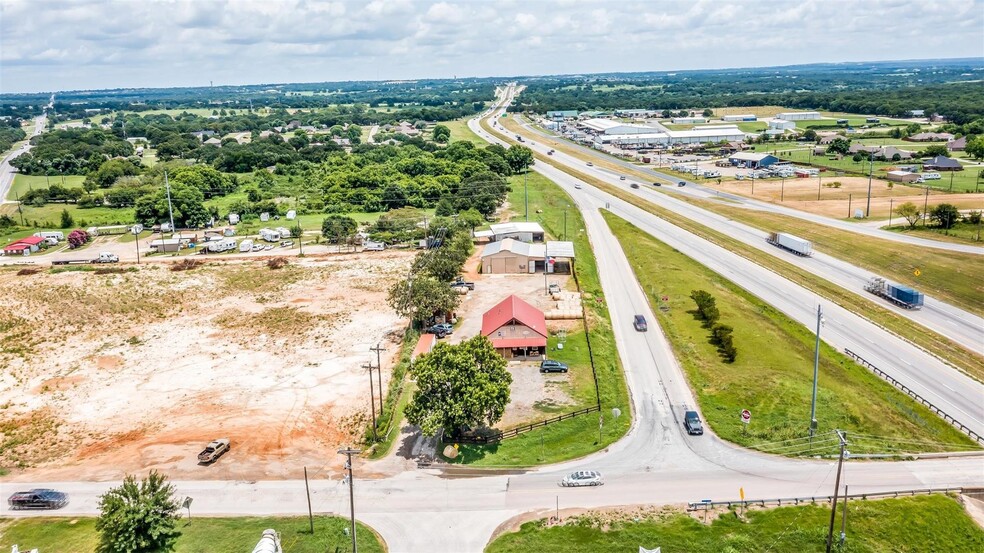 113 Dennis Junction Rd, Weatherford, TX for sale - Primary Photo - Image 1 of 15