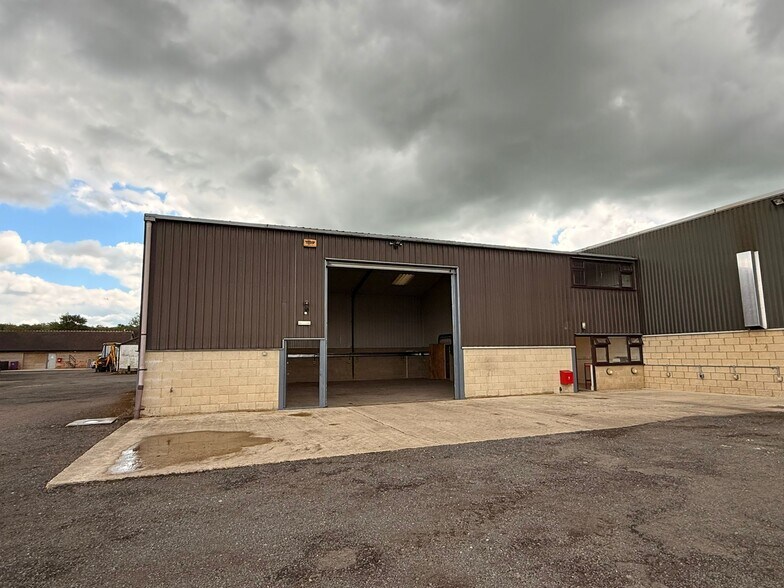 Wotton Underwood, Wotton Underwood to rent - Building Photo - Image 2 of 2