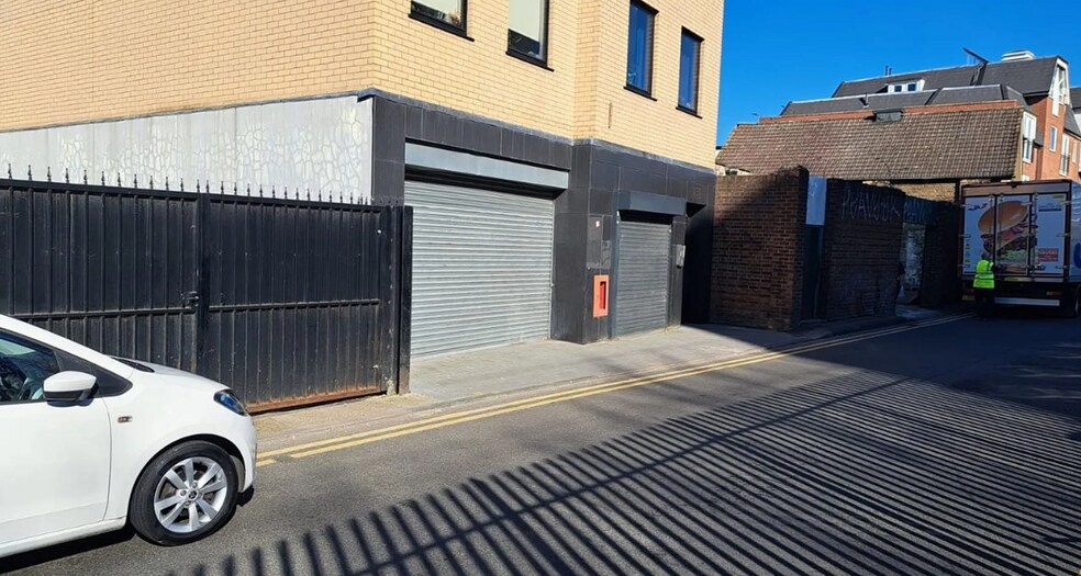 15 Cranbrook Mews, London for sale - Building Photo - Image 1 of 1