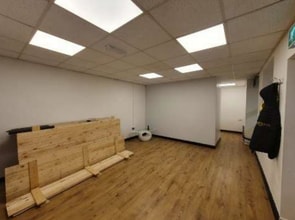 16-18 Cloth Hall St, Huddersfield to rent Interior Photo- Image 2 of 2