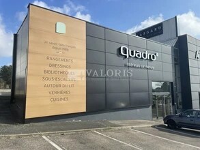 Retail in Limonest to rent Building Photo- Image 1 of 5