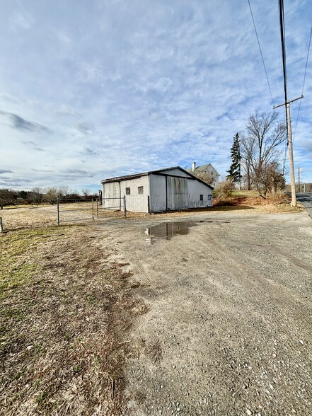 267 Rowley Bridge Rd, Topsfield, MA for rent - Building Photo - Image 1 of 14