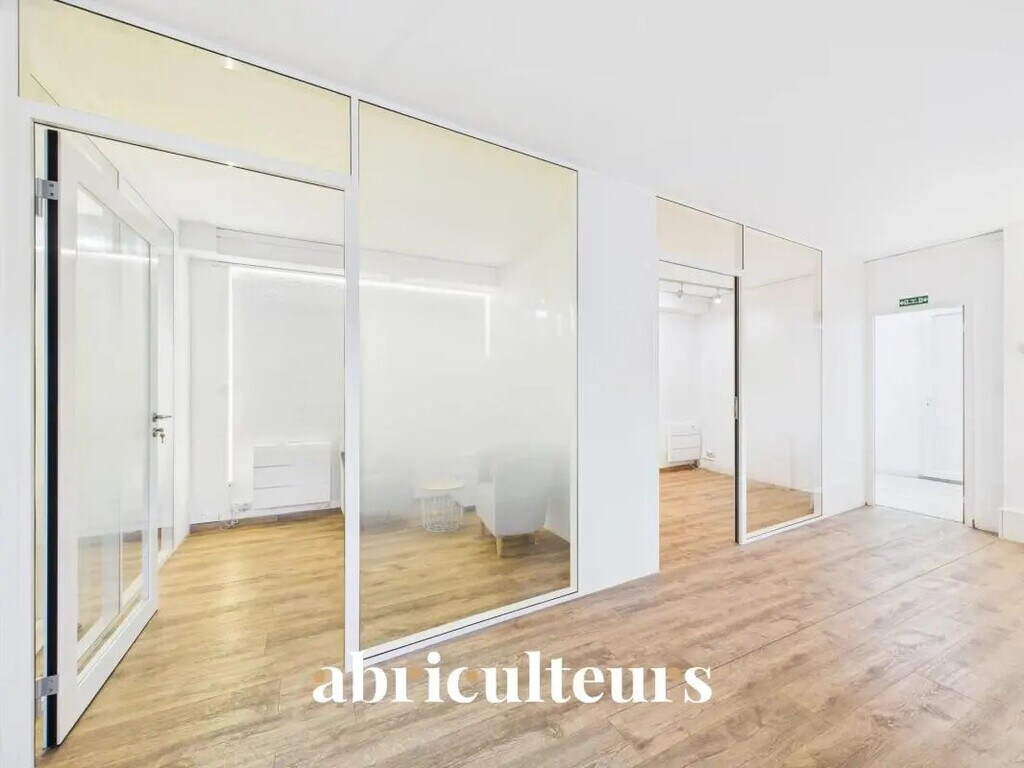 Vente Bureaux 64 m² - Photo 1