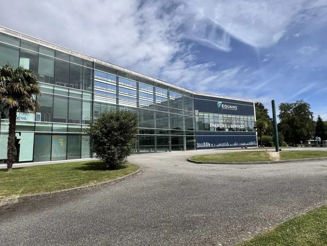 1 Avenue Eugène Freyssinet, Guyancourt to rent Primary Photo- Image 1 of 2