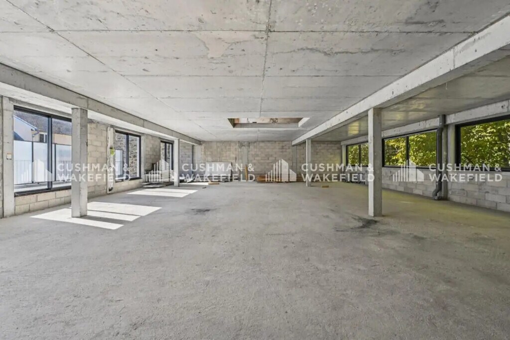 Location Bureaux 221 m² - Photo 1