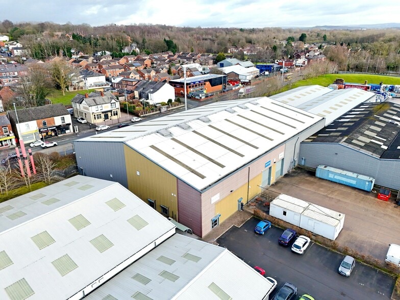 Silburn Way, Manchester to rent - Building Photo - Image 3 of 7