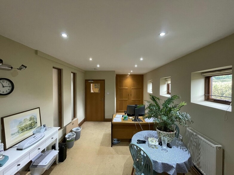 The Green, Great Milton to rent - Building Photo - Image 3 of 7