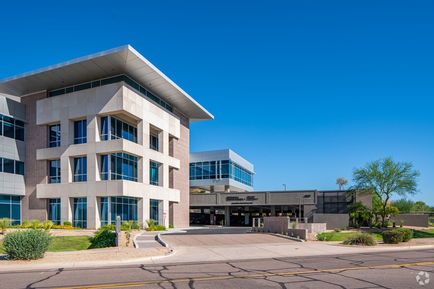 8660 E Hartford Dr, Scottsdale, AZ to rent - Building Photo - Image 2 of 4