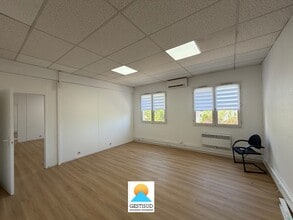248 Avenue Des Paluds, Aubagne to rent Interior Photo- Image 1 of 5