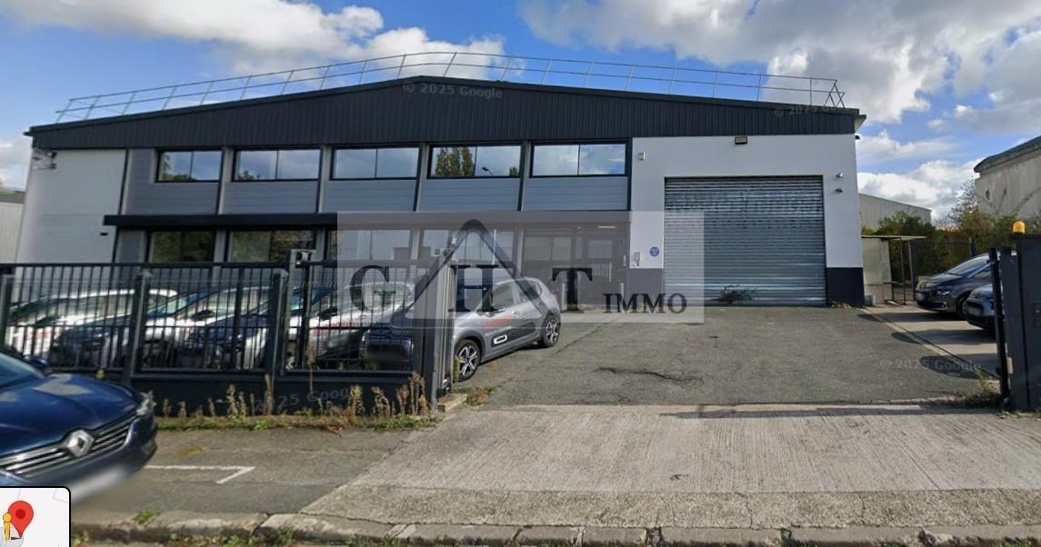 Industrial in Morangis to rent Building Photo- Image 1 of 3