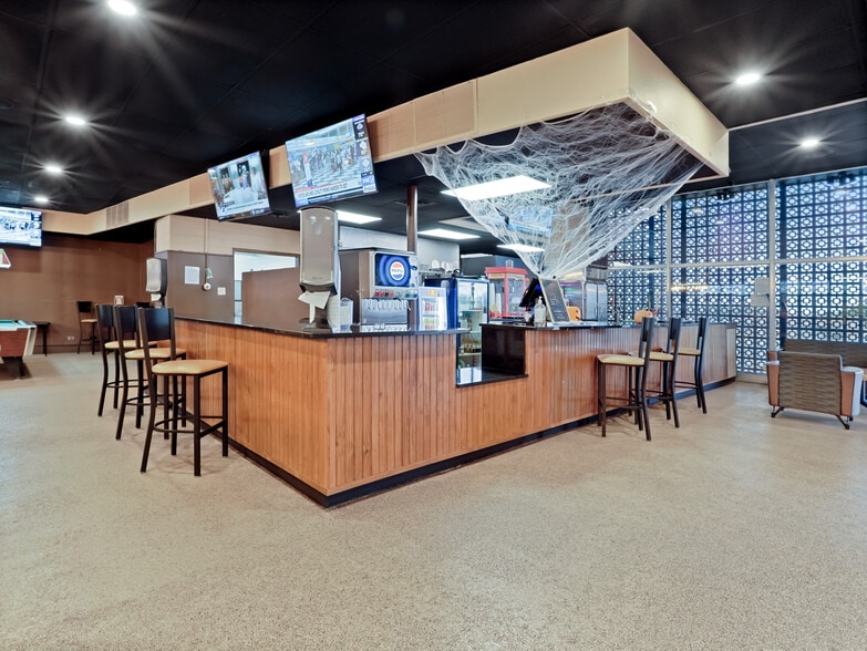 1201 N Bedell Ave, Del Rio, TX for sale - Interior Photo - Image 3 of 10