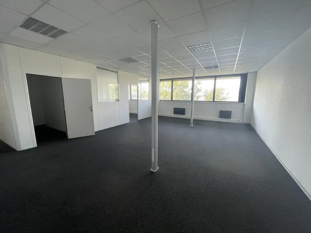 Location Local d'activités 538 m² à 2 357 m² - Photo 1