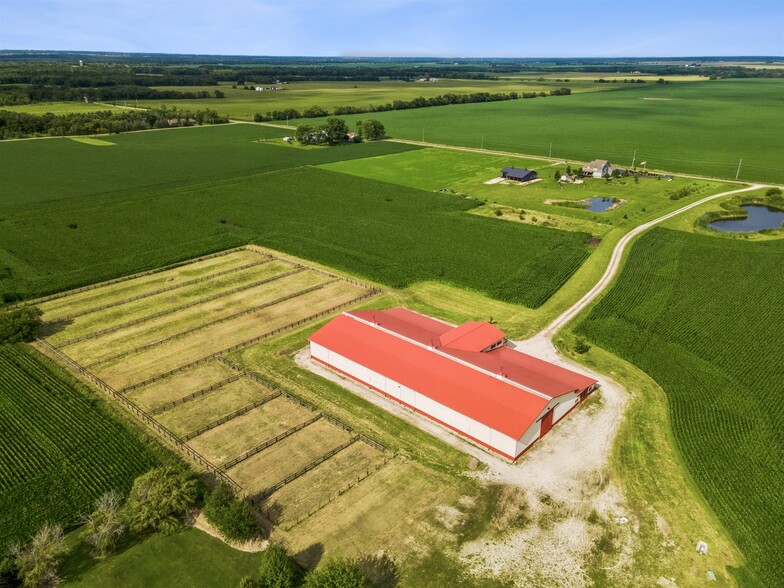 343 S Kinsman Rd, Seneca, IL for sale - Primary Photo - Image 1 of 1