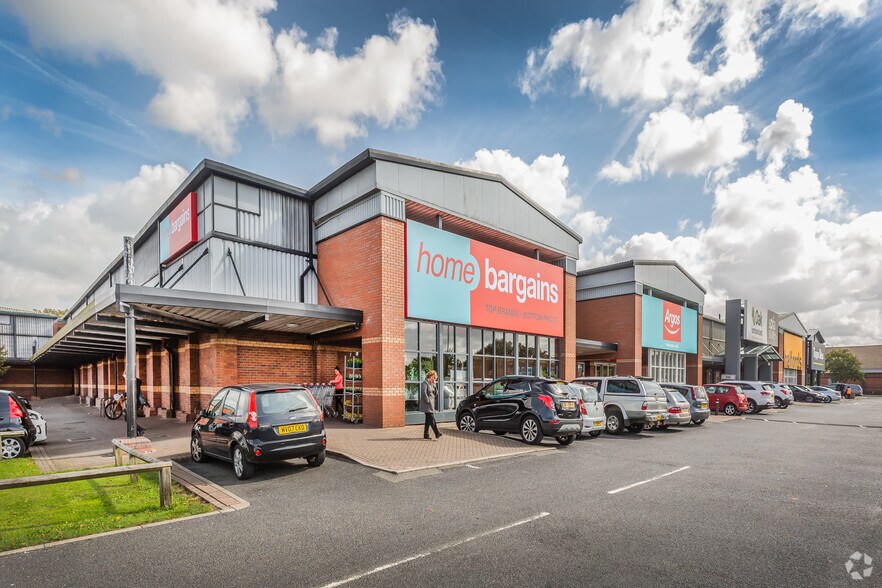 Foul Ln, Southport for sale - Primary Photo - Image 1 of 1