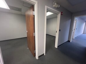 7815 N Dale Mabry Hwy, Tampa, FL to rent Interior Photo- Image 2 of 5