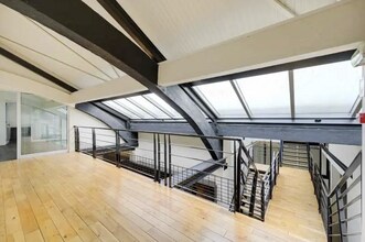 Office in Levallois-Perret to rent Interior Photo- Image 2 of 11