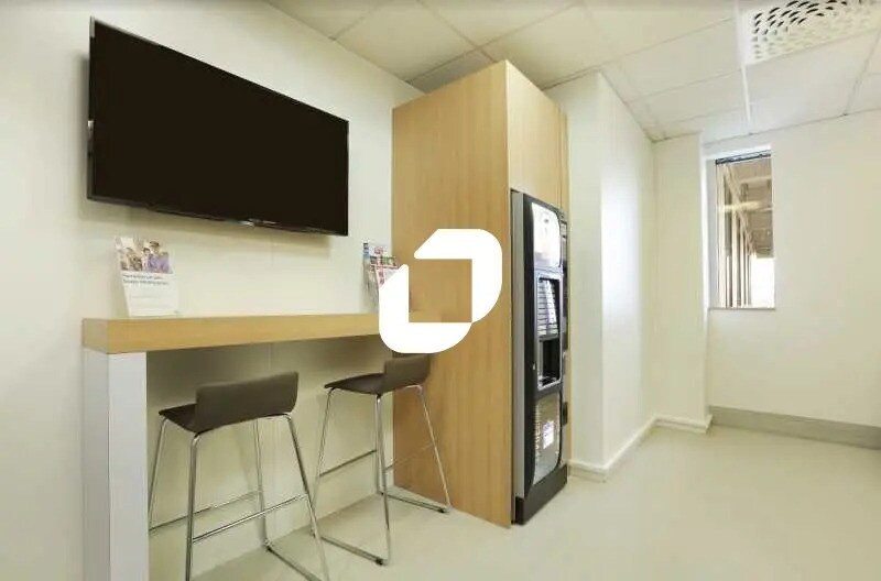 45 Rue De Villeneuve, Rungis to rent - Interior Photo - Image 2 of 6