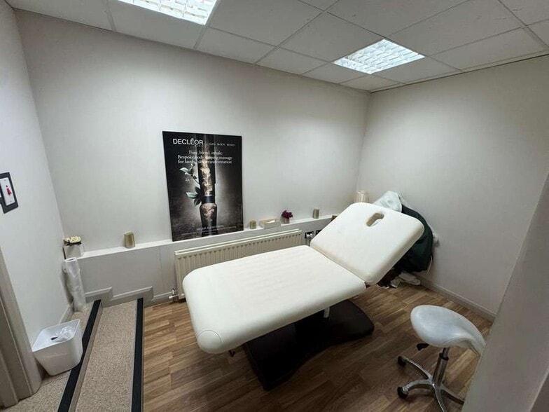 13 Antrim St, Lisburn to rent - Building Photo - Image 1 of 4