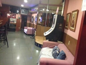 Retail in Madrid, Madrid to rent Interior Photo- Image 2 of 3