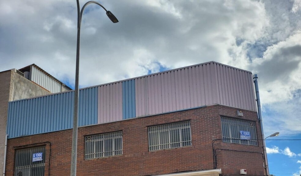 Industrial in Petrer, Alicante for sale - Building Photo - Image 2 of 5