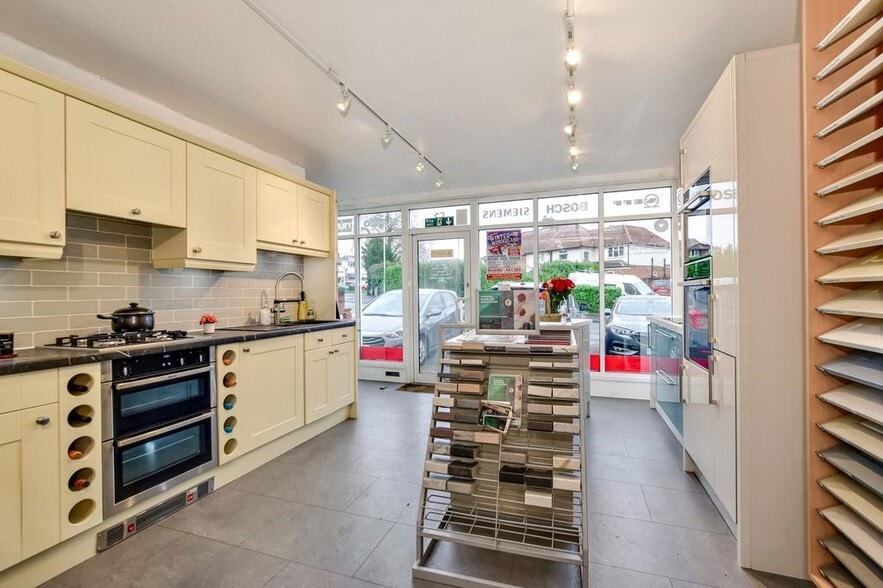 51-53 Donkin Hl, Reading to rent - Building Photo - Image 2 of 11