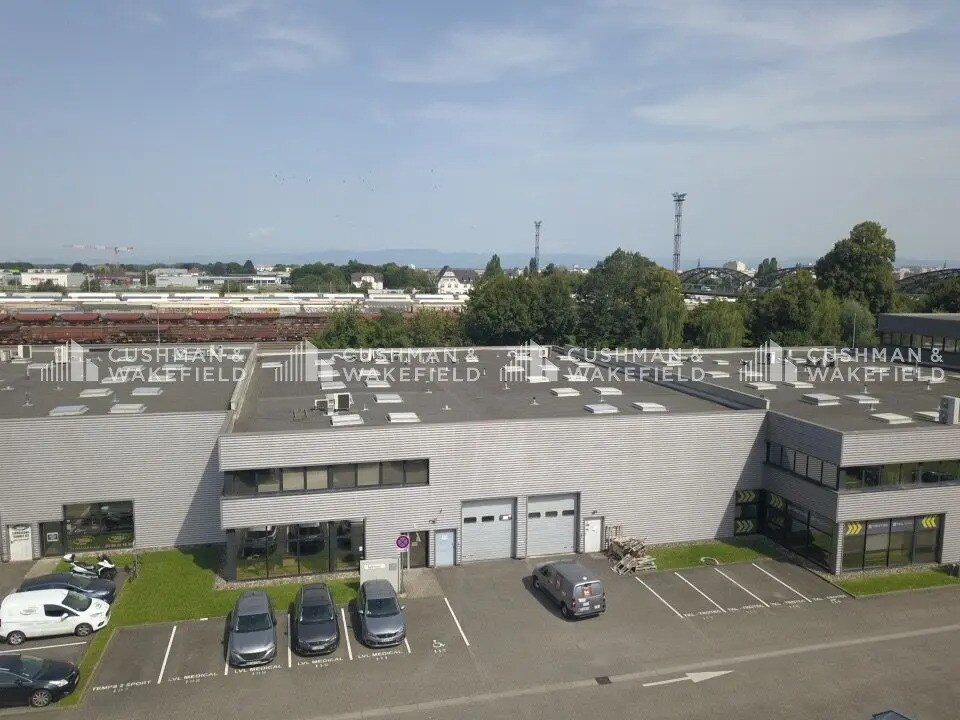 Location Local d'activités 754 m² - Photo 1