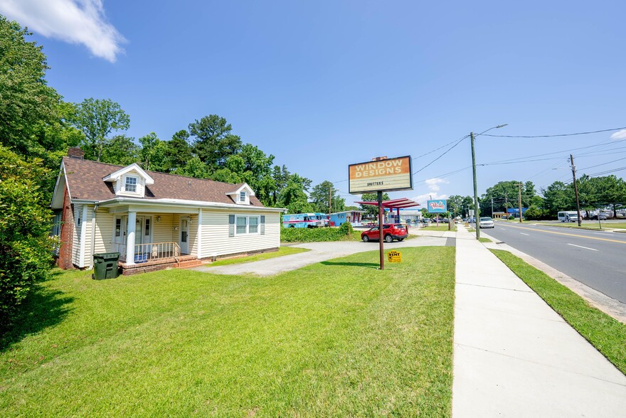 3213 N Roxboro St, Durham, NC for sale - Building Photo - Image 1 of 1