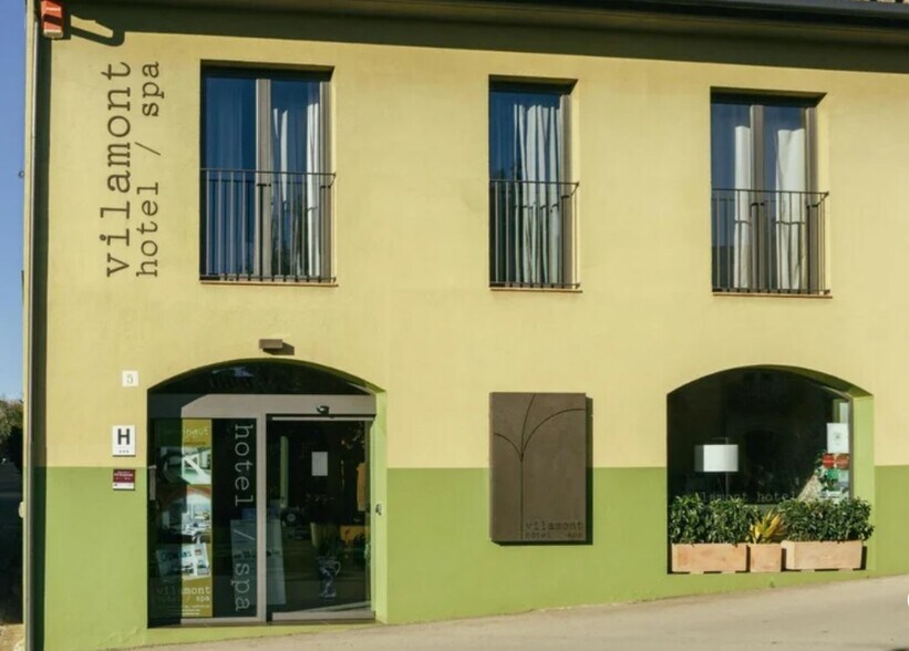 Plaça l'Església, 5, Garriguella, Gerona for sale - Primary Photo - Image 2 of 7