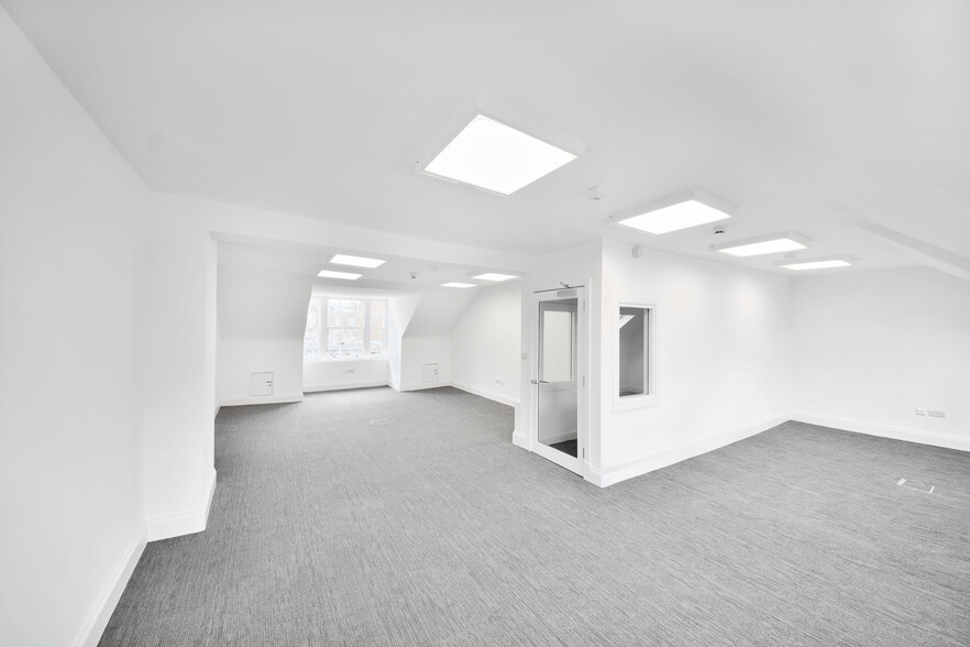 112 George St, Edinburgh to rent - Building Photo - Image 3 of 10