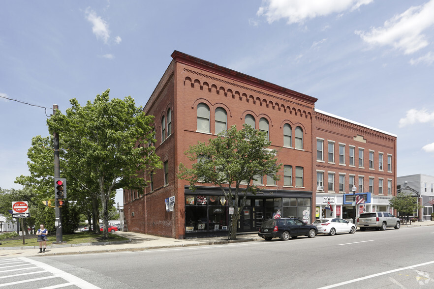 73-77 N Main St, Rochester, NH for sale - Primary Photo - Image 1 of 1