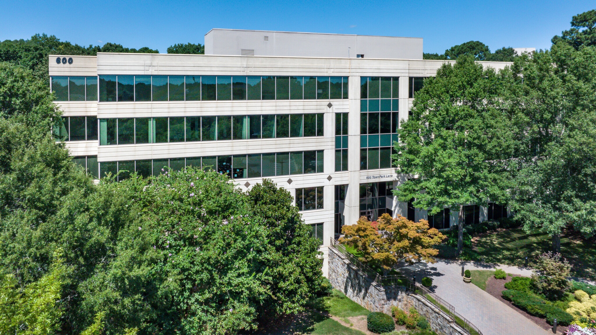 245 TownPark Dr, Kennesaw, GA to rent Primary Photo- Image 1 of 26