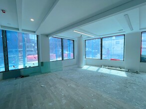 228 Berry St, Brooklyn, NY for rent Interior Photo- Image 2 of 4