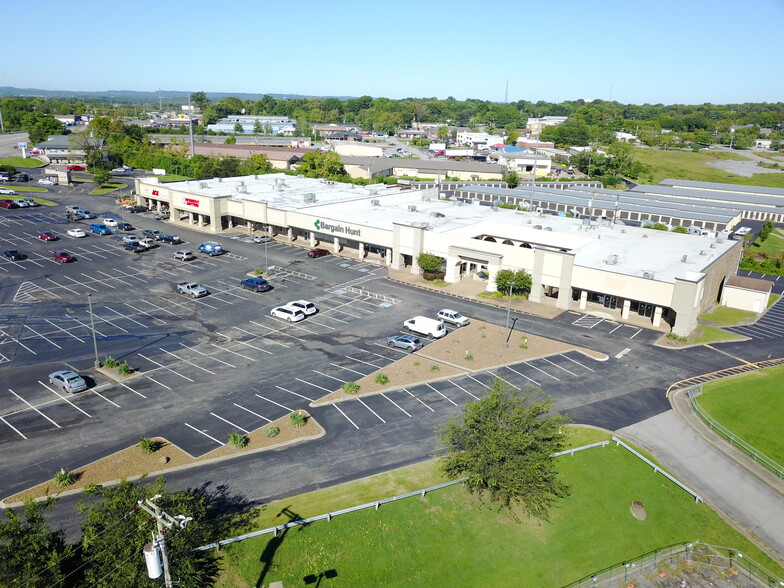 500 W Main St, Hendersonville, TN for rent - Building Photo - Image 1 of 14