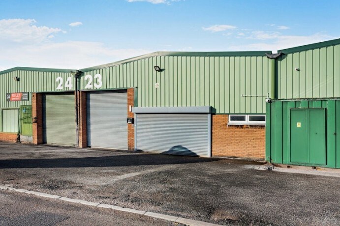 Saltbrook Rd, Halesowen to rent - Building Photo - Image 1 of 7