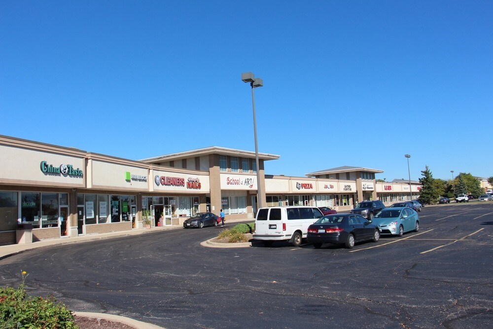 1772 S Randall Rd, Geneva 60134 The Shops of Randall Square