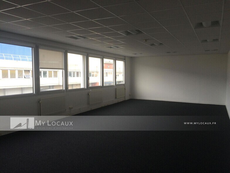 Light Industrial in Saint-Ouen-sur-Seine to rent - Interior Photo - Image 3 of 5
