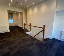 320 Lee High Rd, London to rent Interior Photo- Image 2 of 4