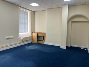 Penistone Rd, Sheffield to rent Interior Photo- Image 1 of 5