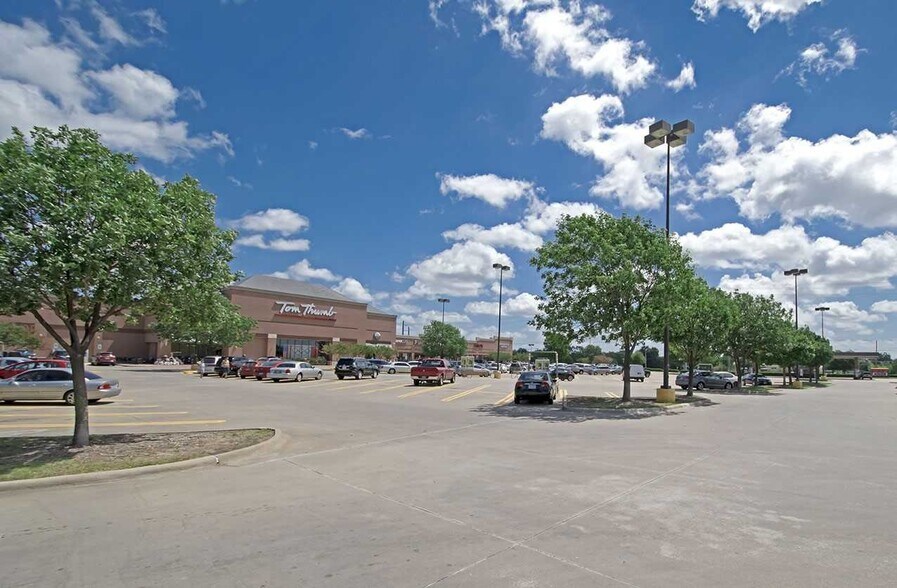 26012655 Arapaho Rd, Garland, TX 75044 UK