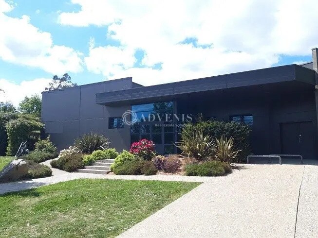 Retail in Carquefou to rent Building Photo- Image 1 of 6