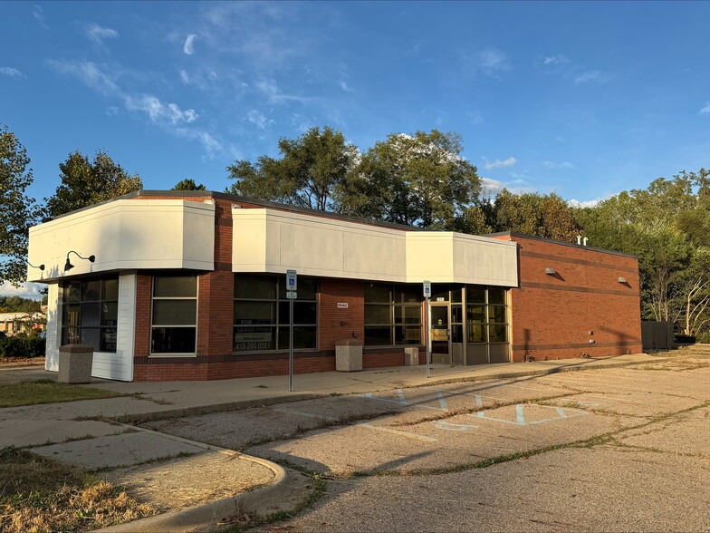 2350 Cedar St, Holt, MI for rent - Building Photo - Image 3 of 3