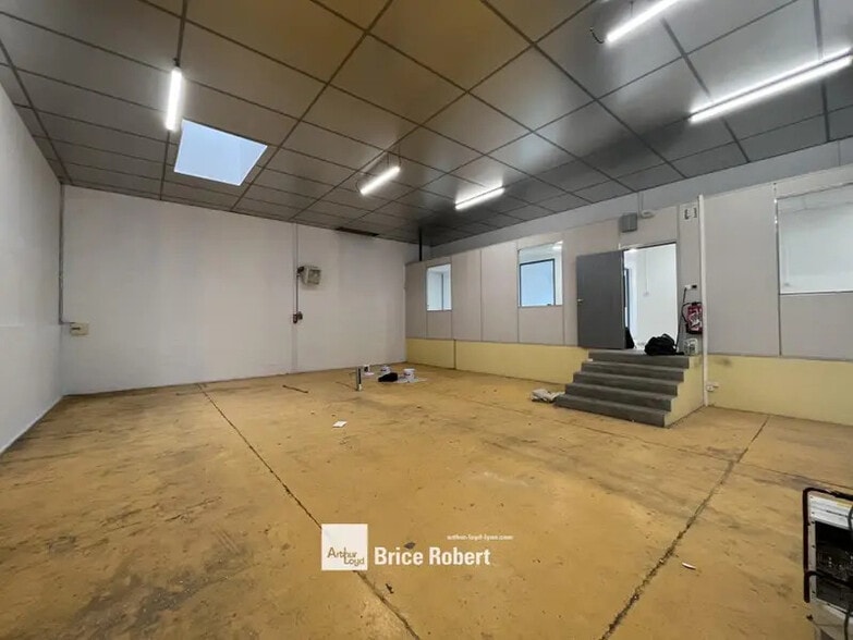 14/16 Rue Douaumont, Villeurbanne to rent - Interior Photo - Image 3 of 5