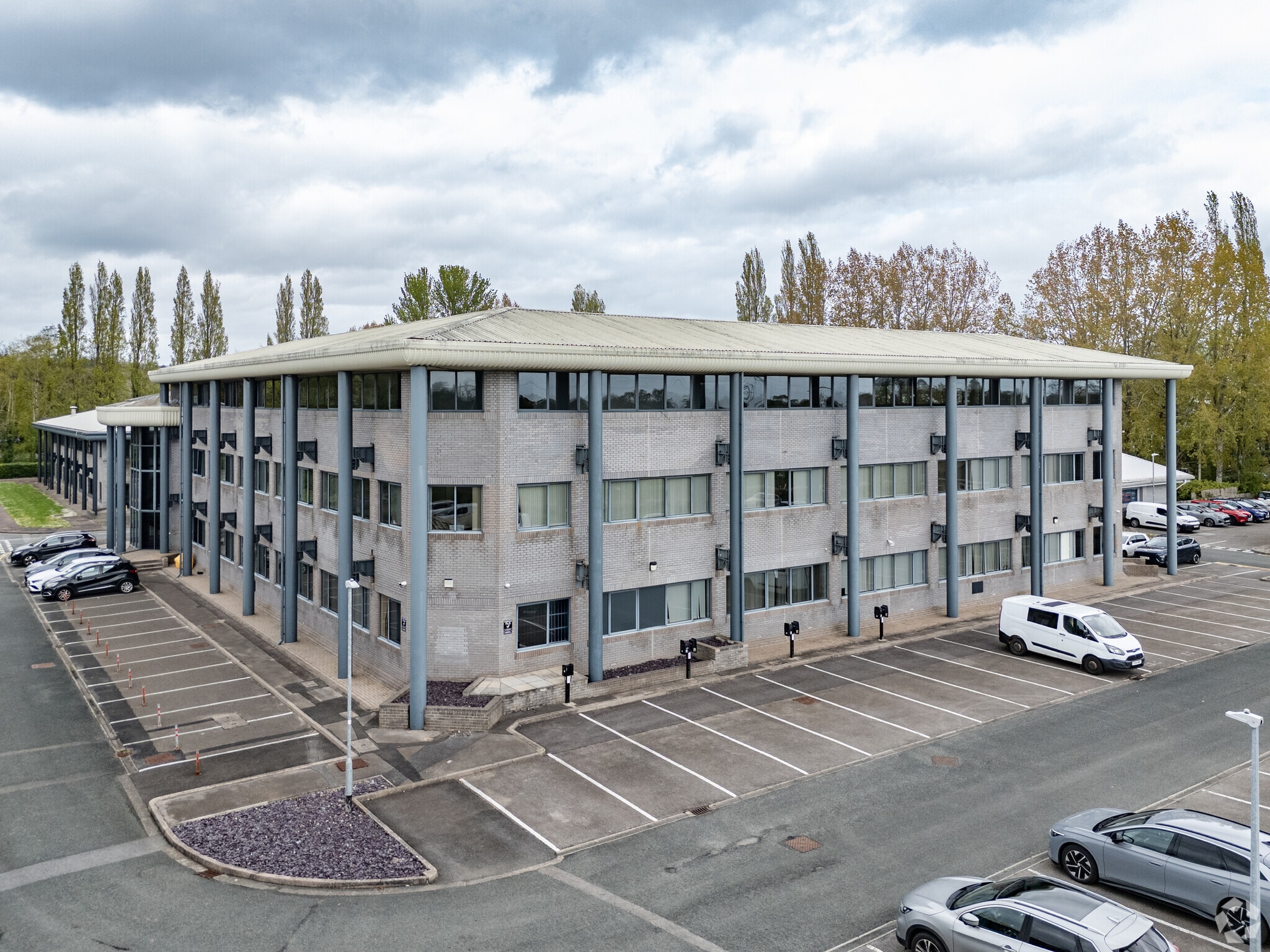 Fortran Rd, Cardiff to rent Primary Photo- Image 1 of 8