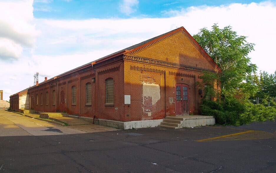 2275 Bridge St- Building 222, Philadelphia, PA for sale - Building Photo - Image 2 of 3